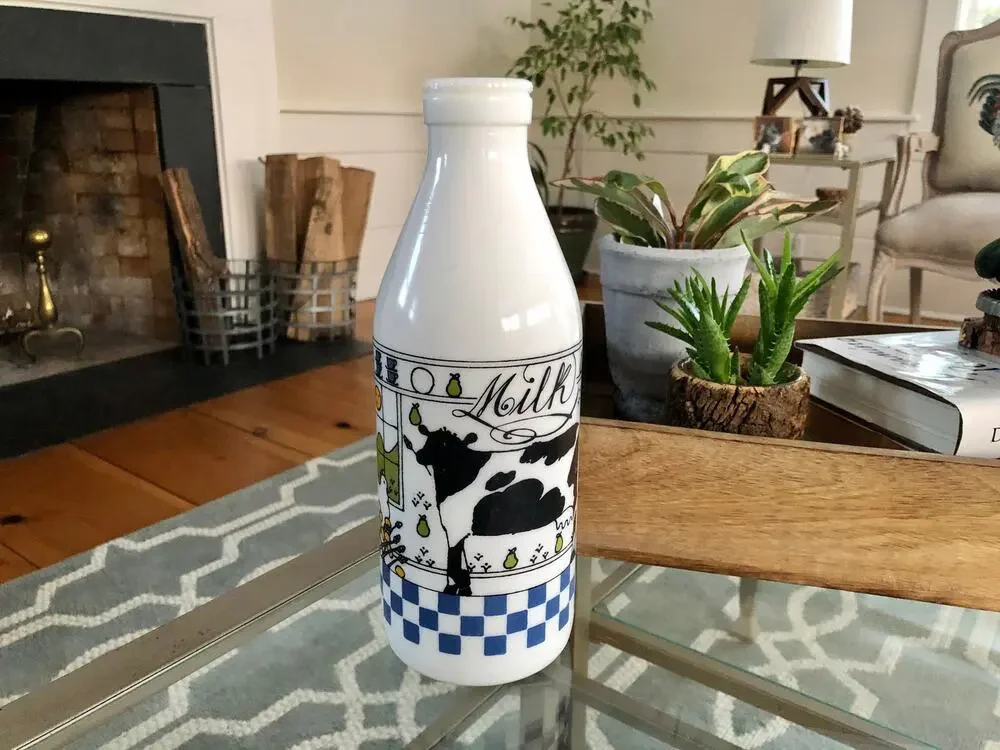 Alan Wood Milk Glass Bottle Lillian Vernon 1982 Italian Cow Country Kitchen